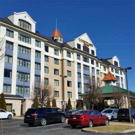 Hotels near Ronkonkoma Station, Ronkonkoma .